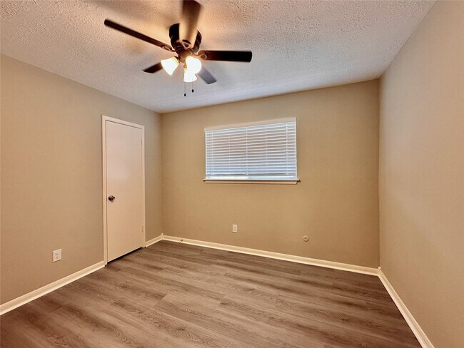 Building Photo - 3439 Aspen Bend Dr
