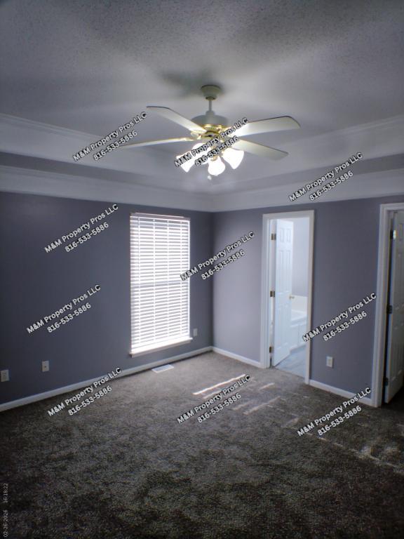 Building Photo - 7024 N Winchester Ave