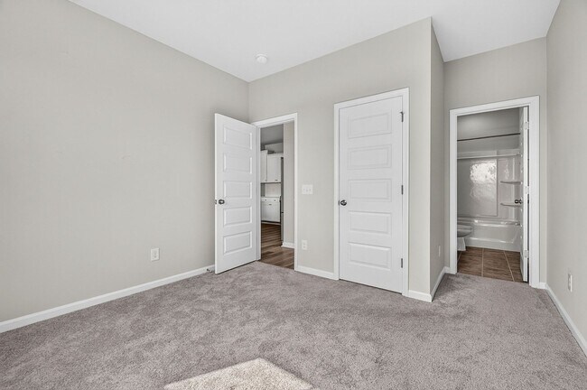 Building Photo - 204 Lake Minsi Dr
