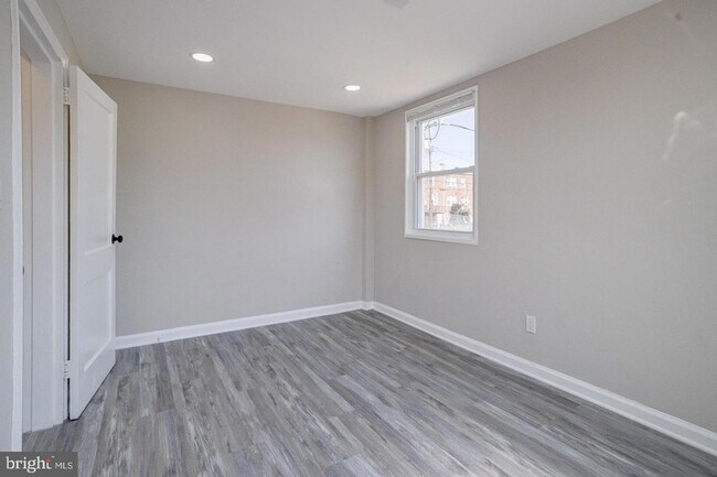 Building Photo - 4100 Colborne Rd