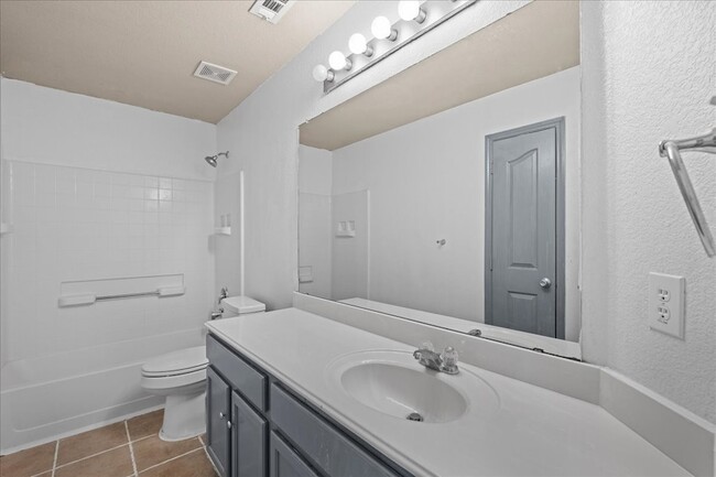 Building Photo - 1223 Mallard Creek Dr