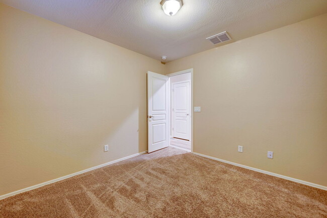 Building Photo - 41375 W Cahill Dr