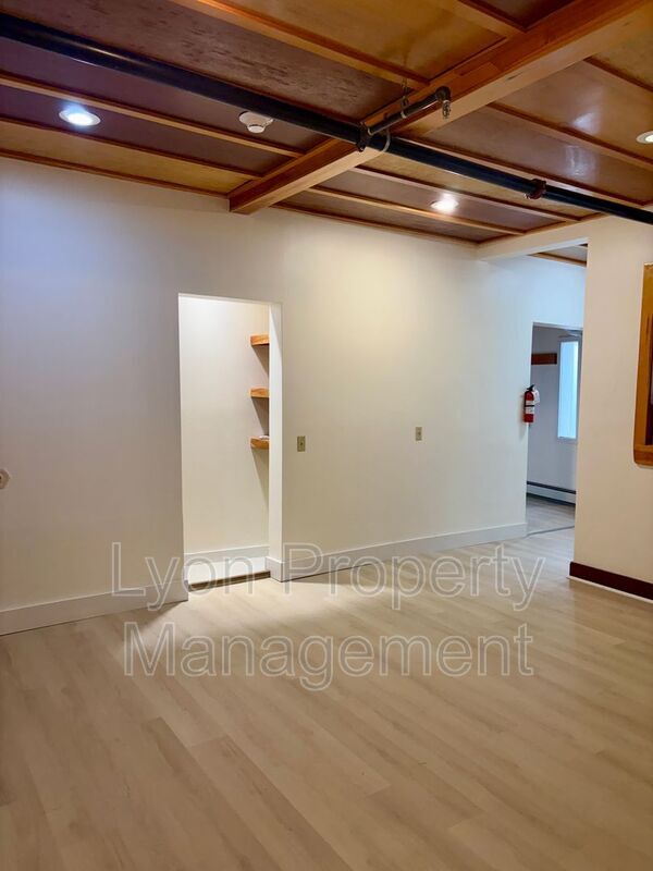 Building Photo - 262 Illinois St