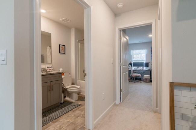 Building Photo - Like New Home in Grovetown