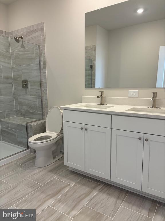 Building Photo - 29253 Oxford Dr