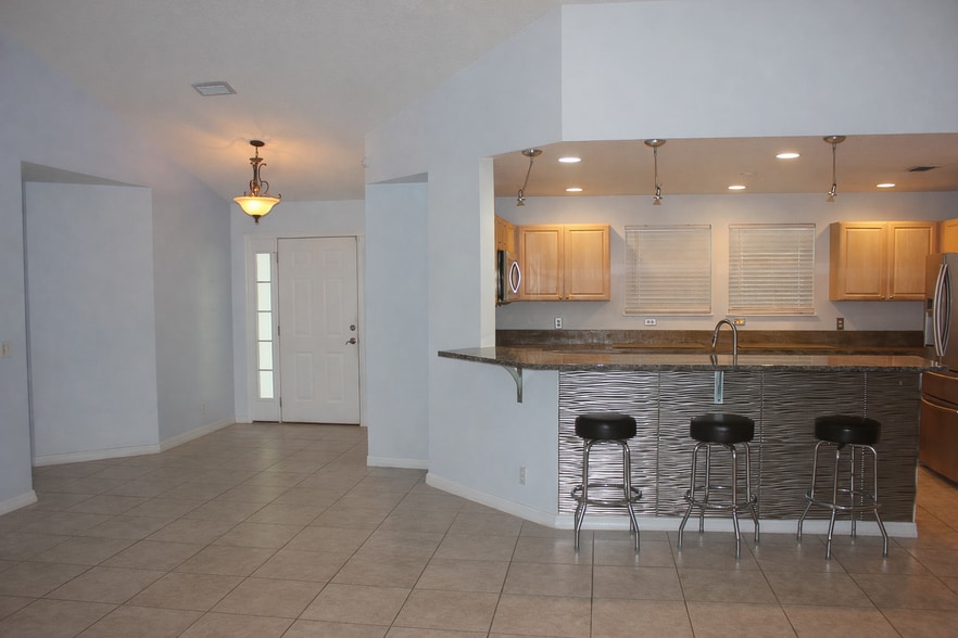 Building Photo - 524 N Wilderness Trl