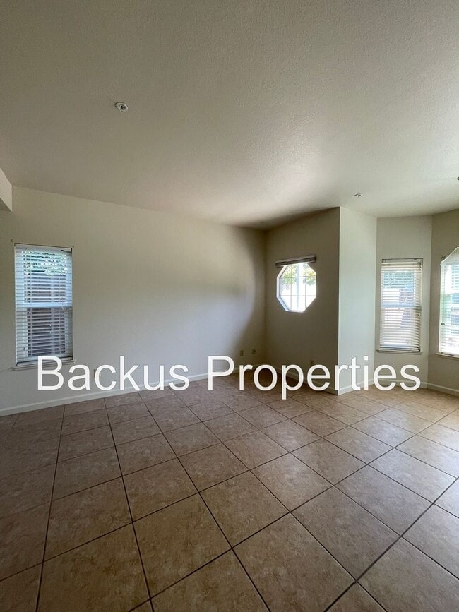 Building Photo - Wonderful four-bedroom Home
