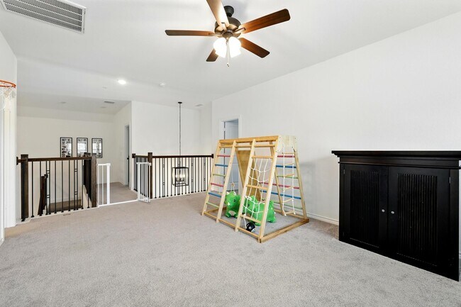 Building Photo - 15727 Rosemary Hl Ln