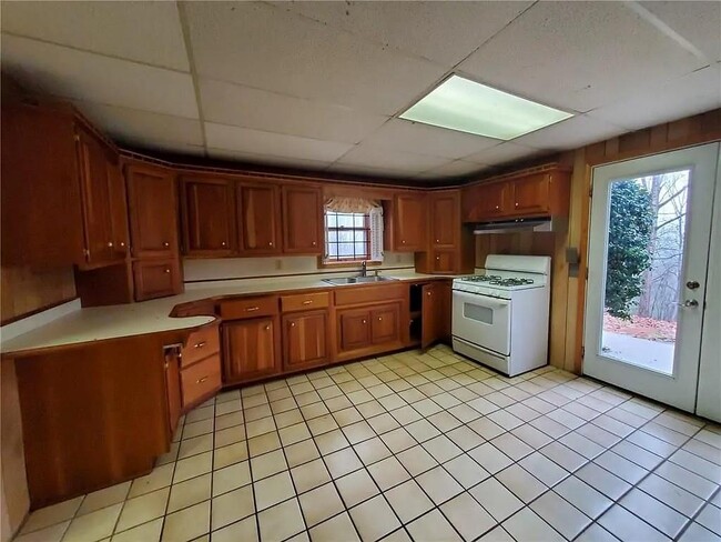 Building Photo - 7591 S Chestatee St