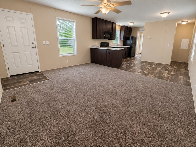 Building Photo - 38052 Johannes Dr