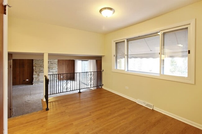 Building Photo - 422 N Arizona Ave