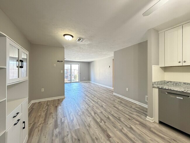 Building Photo - 354 Neponset St