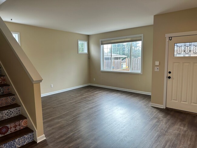 Building Photo - 5bd/2.5ba Renton House