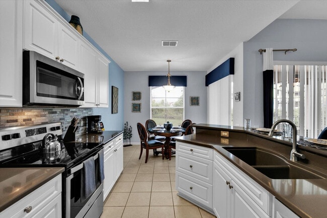 Building Photo - 2702 Manesty Ln