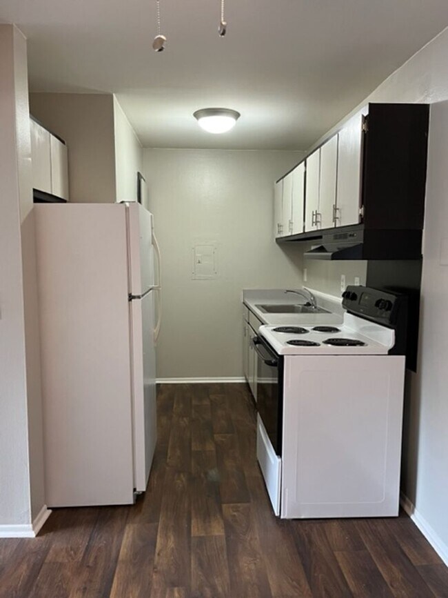 Building Photo - Charming 1 bedroom/1 bath near Downtown Rochester!