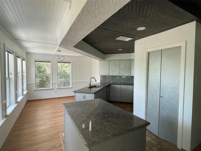 Building Photo - 5802 Longhorn Landing