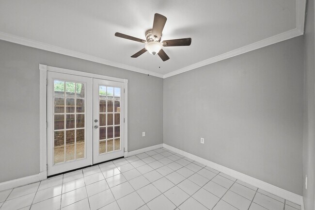 Building Photo - 4040 San Felipe St