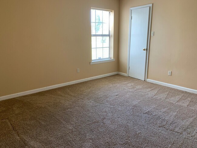 Building Photo - 2257 Goldbrier Ln