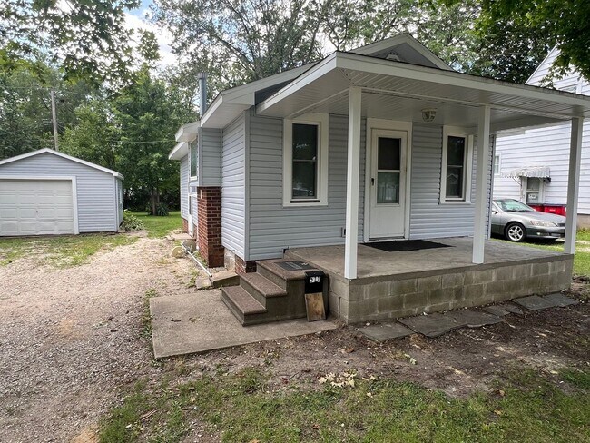 Building Photo - 511 N Garfield Ave