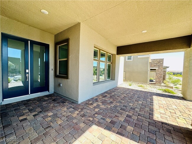 Building Photo - 981 Woodburn Ln