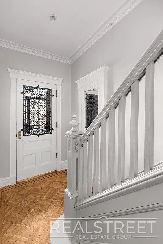 Building Photo - Stunning 1 bed in Crown Heights Brownstone...