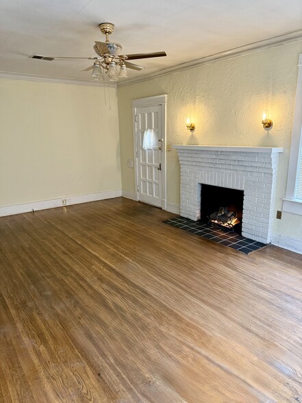Building Photo - 2100 University Cir