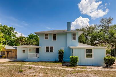 Building Photo - Renovated 4 bedroom, historic home close to downtown!