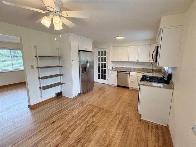 Building Photo - 314 N Highland Ave