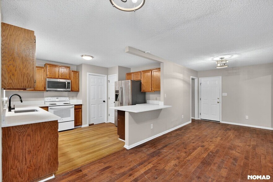 Building Photo - 9915 Lottie Ln