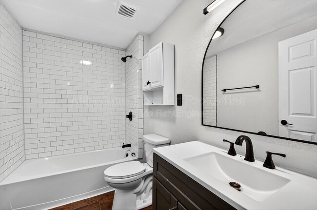 Building Photo - 1129 W Owings St