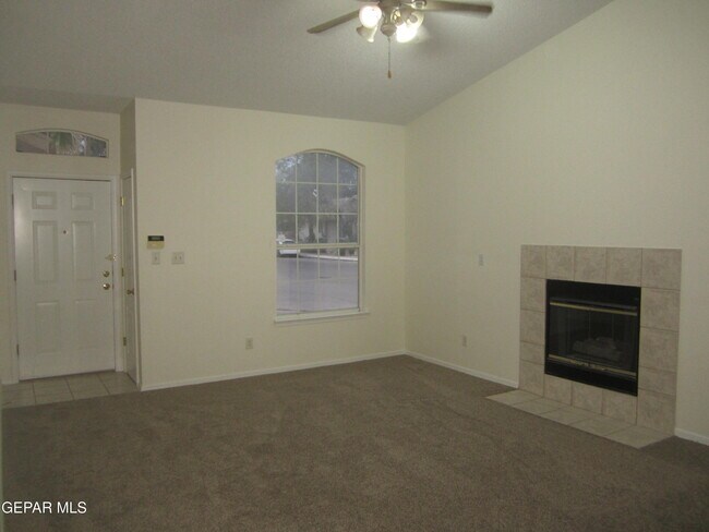 Building Photo - 12521 Tierra Serena Dr