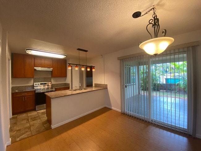 Building Photo - For Rent - 94-498 Hokuili St.