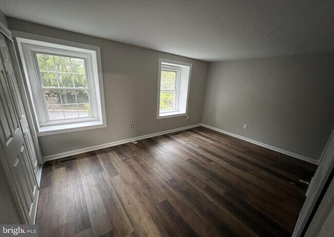 Building Photo - 5748 Yellowrose Ct