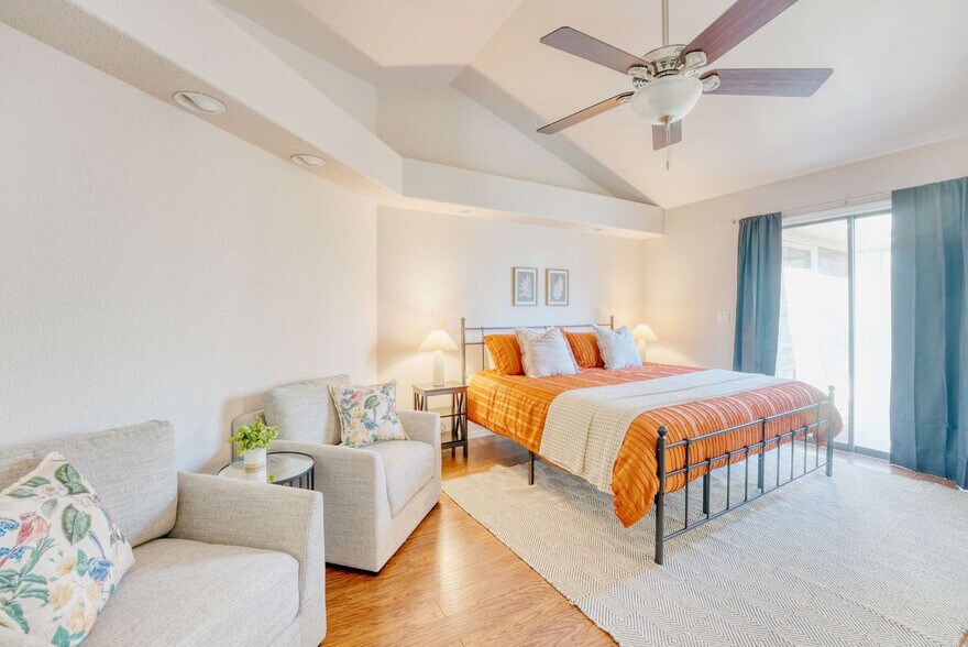 Building Photo - 15 Farnham Dr