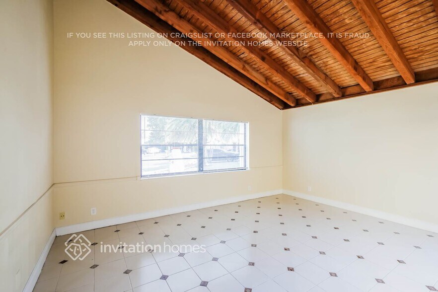 Building Photo - 9841 NW 31st Pl