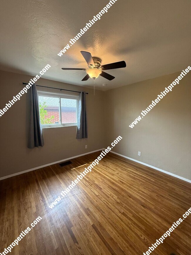 Building Photo - Beautifully remodeled Uptown location