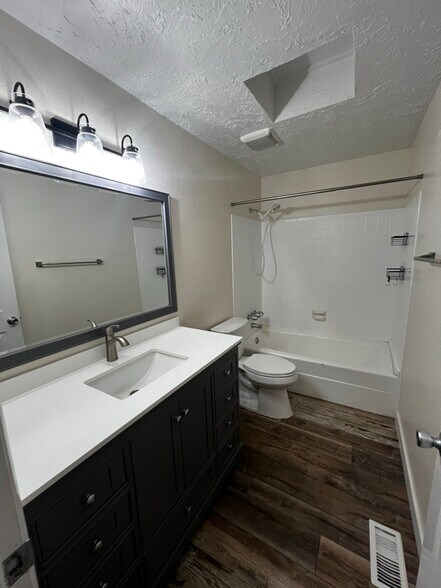 Building Photo - 1182 E 8320 S