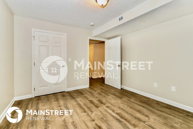 Building Photo - 2913 Dumesnil St