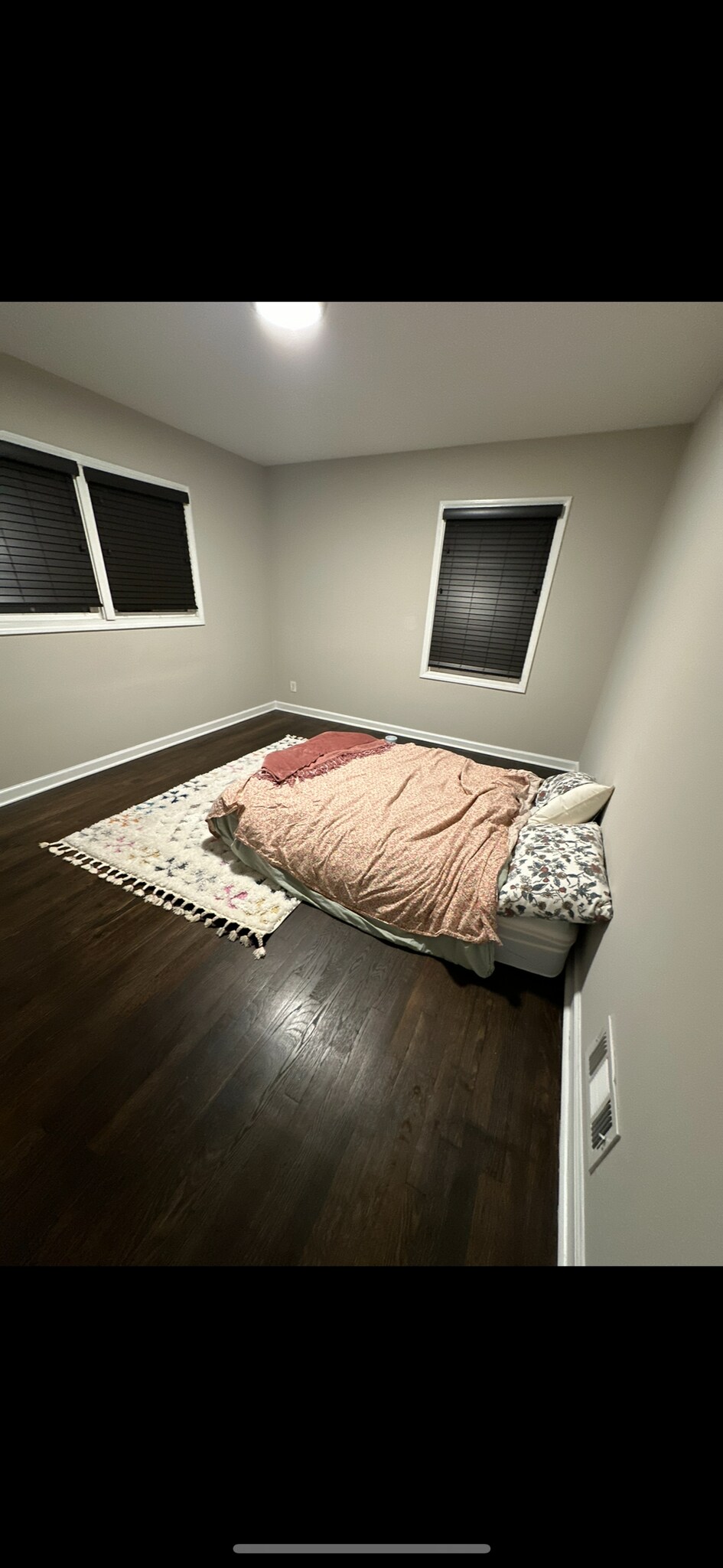 Room C - 1865 Winthrop Dr SE