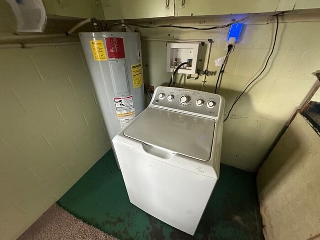 Building Photo - Beautiful 3 bedroom, 2 bath home located in Winter Park