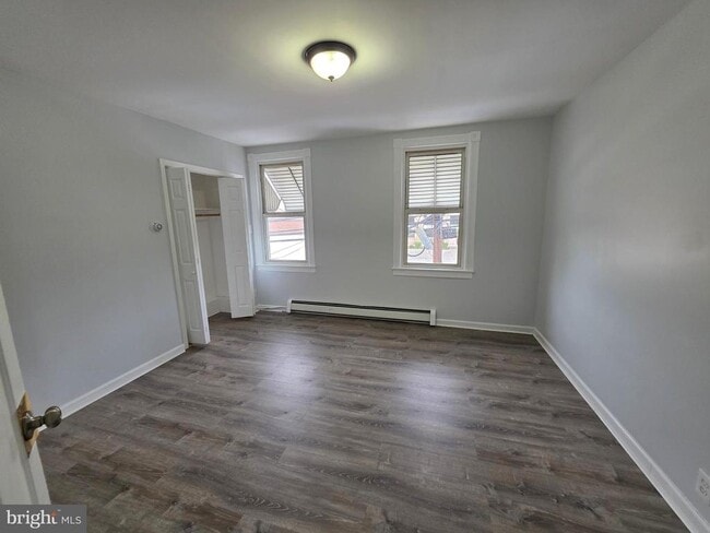 Building Photo - 166 Jersey St