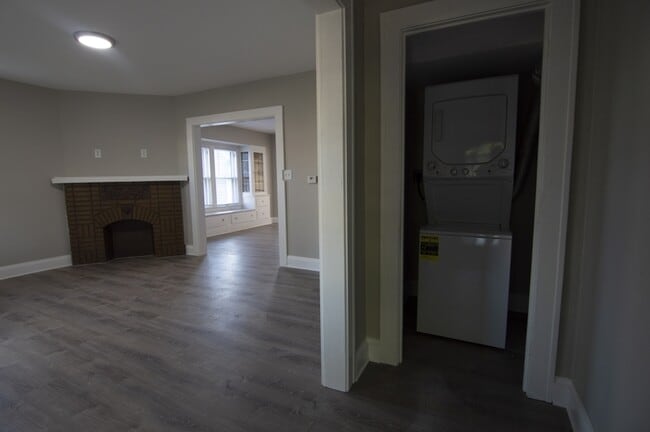Building Photo - 3574 W 147th St