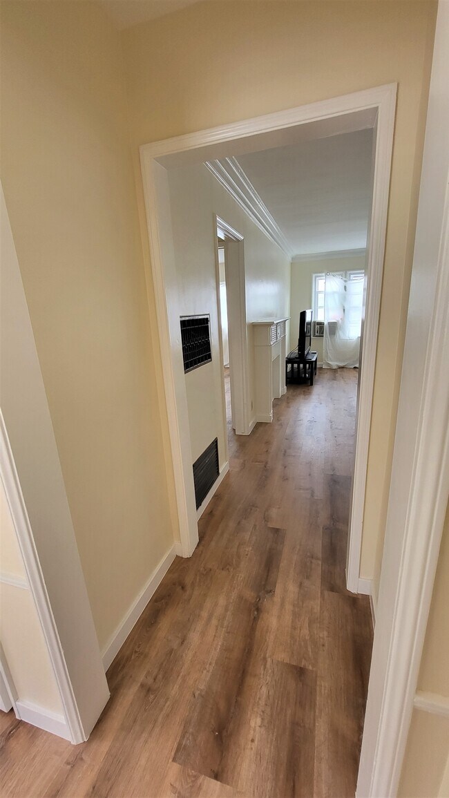 View into the Living Room - 407 1/2 Veteran