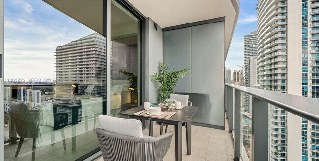 Building Photo - 1000 Brickell Plaza