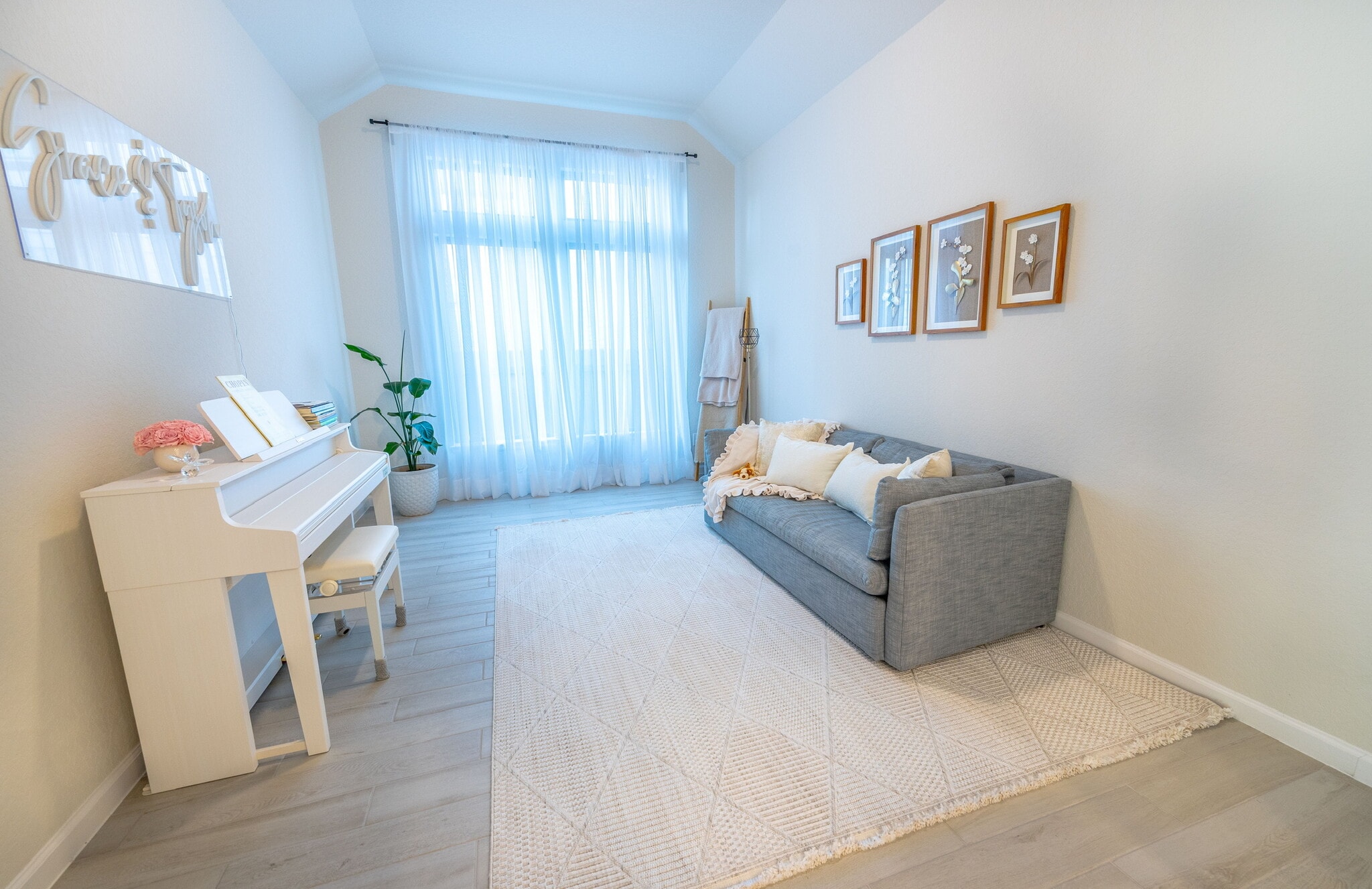 Building Photo - 14336 Apache Wls