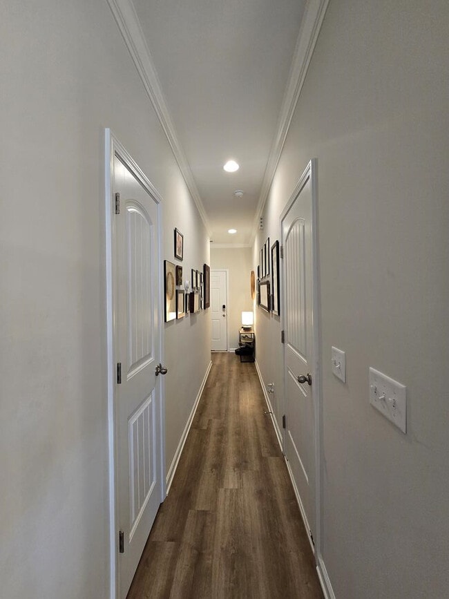 Building Photo - 1762 Snead Dr