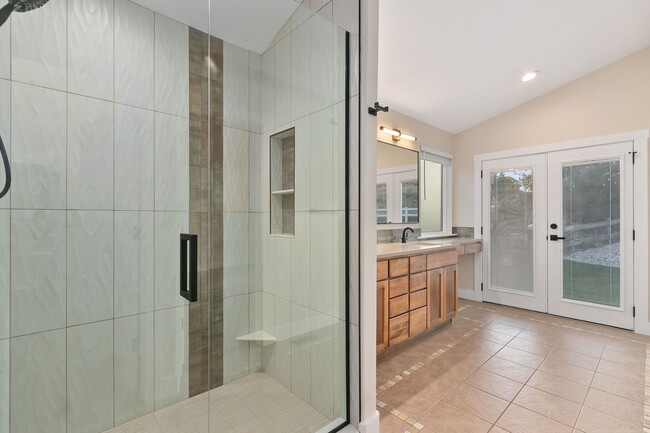 Master Bathroom - 417 Promontory Dr