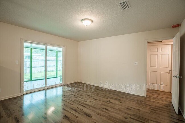 Building Photo - 3805 Anvers Blvd