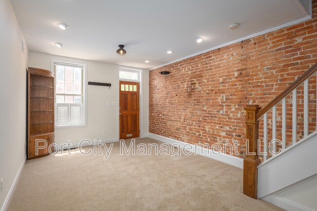 Building Photo - 412 Gittings St