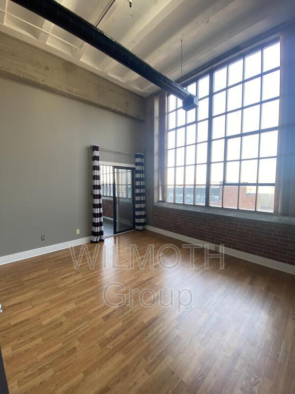 Building Photo - 611 N Park Ave